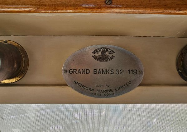 Grand Banks Sedan Classic 32 image