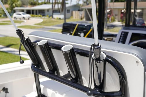 Robalo R222 Center Console image