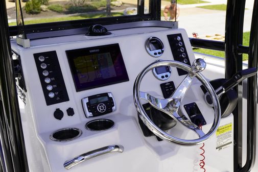 Robalo R222 Center Console image