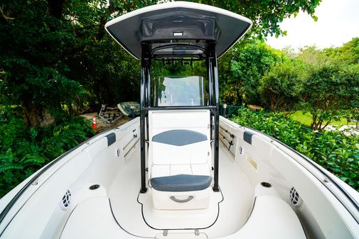 Robalo R222 Center Console image