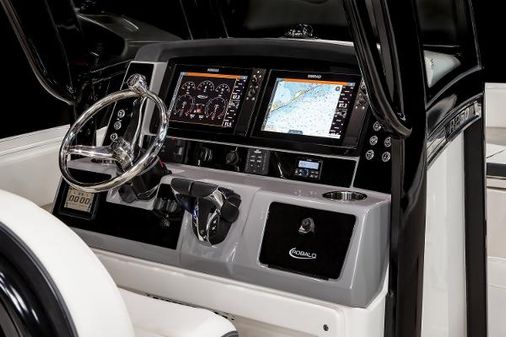 Robalo R250-CENTER-CONSOLE image