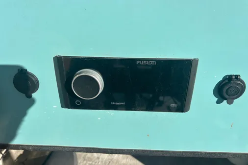 Shallow Stalker Cat 240 Pro Elite image