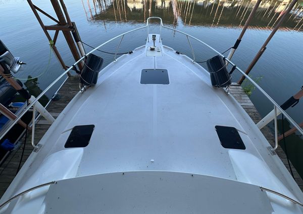 Mainship 40 Sedan Bridge image