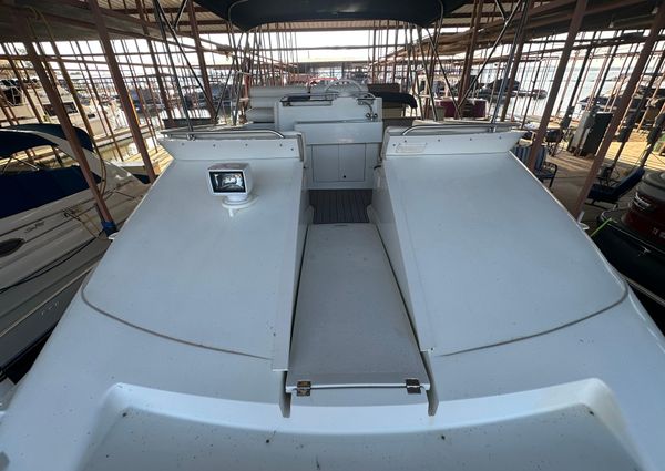 Mainship 40 Sedan Bridge image