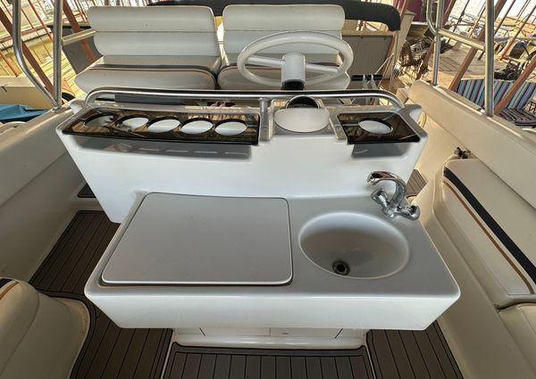 Mainship 40 Sedan Bridge image