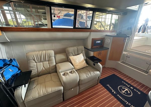 Mainship 40 Sedan Bridge image