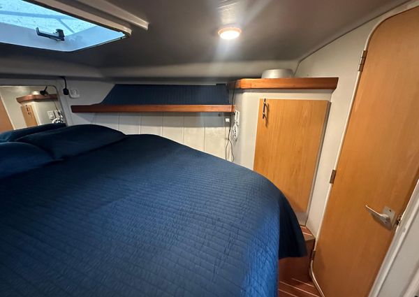 Mainship 40 Sedan Bridge image