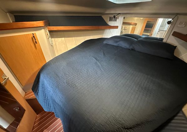 Mainship 40 Sedan Bridge image