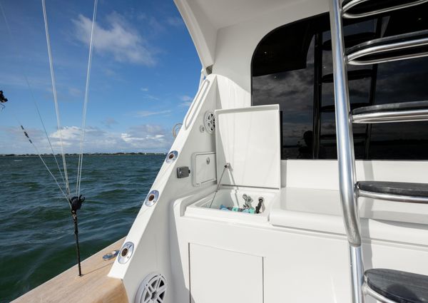 Hatteras 60 Convertible image