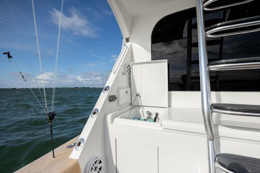 Hatteras 60 Convertible image