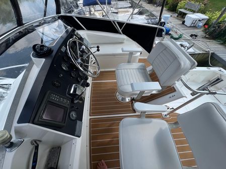 Bertram 28 Flybridge image