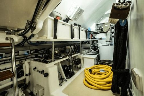 Marlow 66E COMMAND BRIDGE image