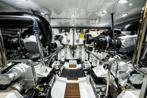 Marlow 66E COMMAND BRIDGE image