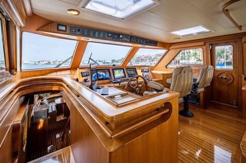 Marlow 66E COMMAND BRIDGE image