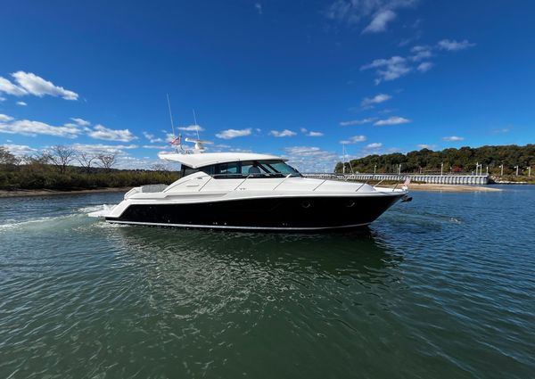 Tiara Yachts C44 Coupe image