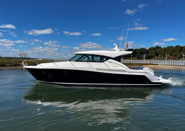 Tiara Yachts C44 Coupe image