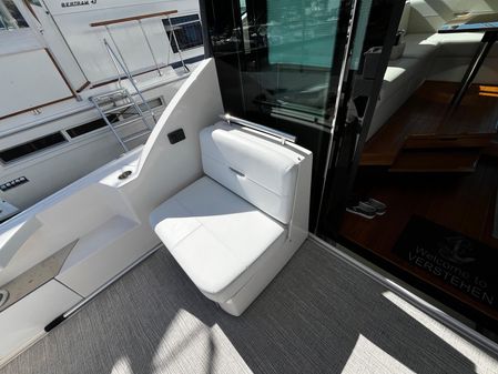 Tiara Yachts C44 Coupe image