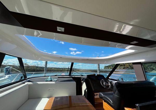 Tiara Yachts C44 Coupe image