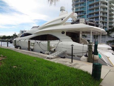 Sunseeker Flybridge Motor Yacht image