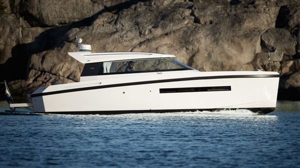 Delta Powerboats 33 Coupe