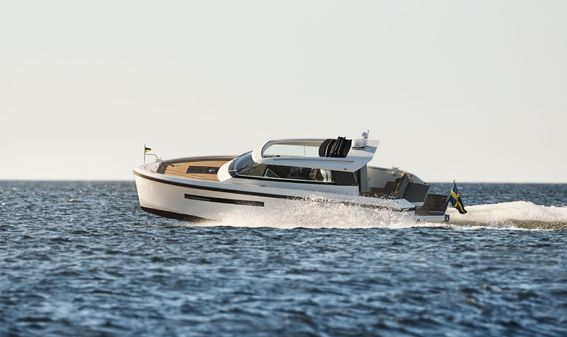 Delta Powerboats 33 Coupe image