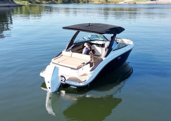 Sea Ray SLX 260 Outboard image