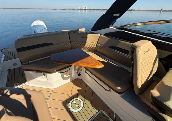 Sea Ray SLX 260 Outboard image