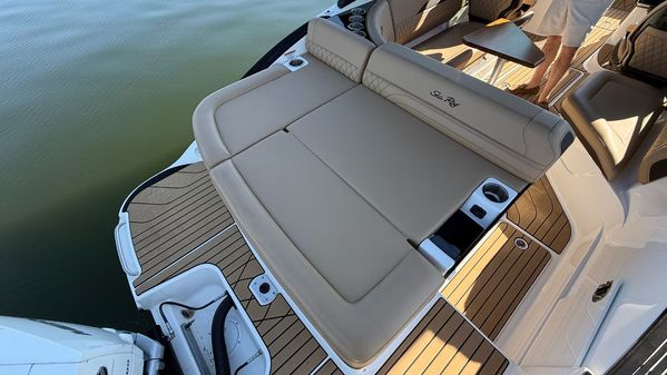 Sea Ray SLX 260 Outboard image