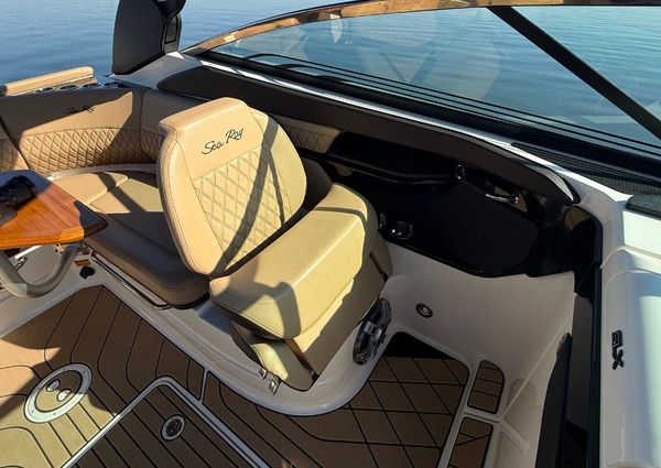 Sea Ray SLX 260 Outboard image