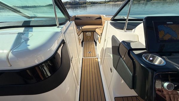 Sea Ray SLX 260 Outboard image