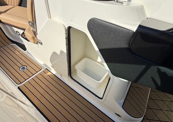 Sea Ray SLX 260 Outboard image