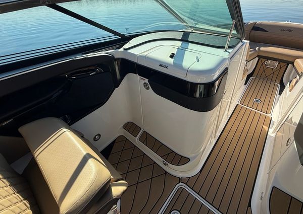 Sea Ray SLX 260 Outboard image