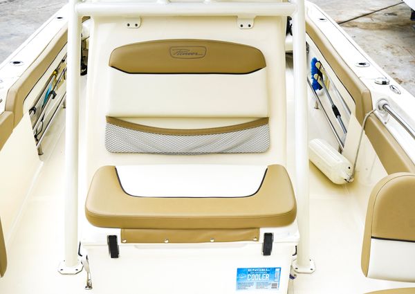 Pioneer 222 Sportfish image