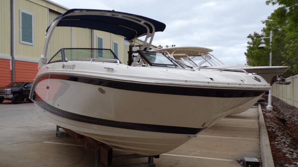 Sea Ray SDX 270 