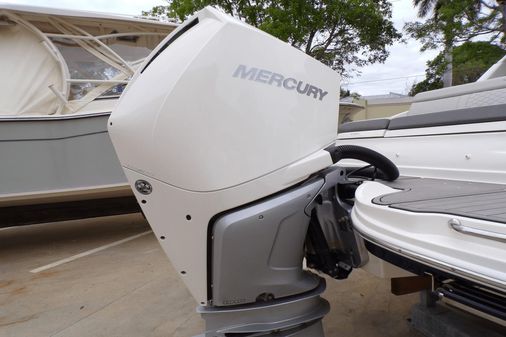 Sea Ray SDX 270 image