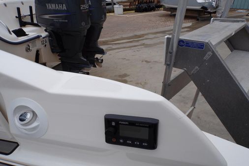 Sea Ray SDX 270 image