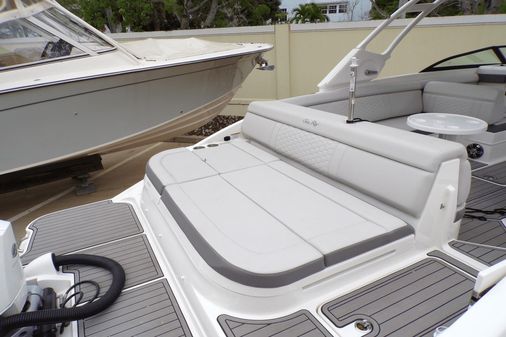 Sea Ray SDX 270 image