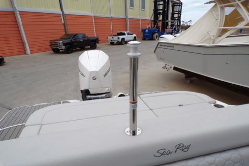 Sea Ray SDX 270 image