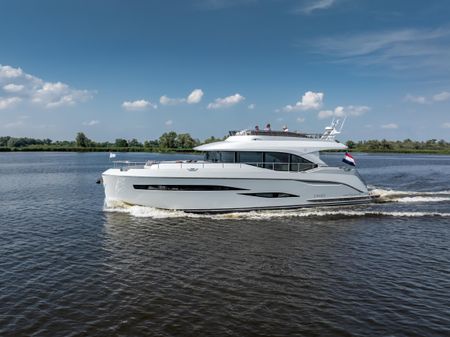 Van den Hoven Voyager 56 image