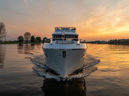 Van den Hoven Voyager 56 image