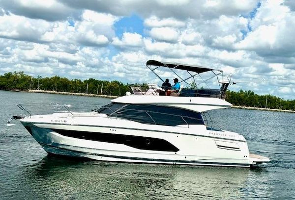 Prestige 420 Flybridge image