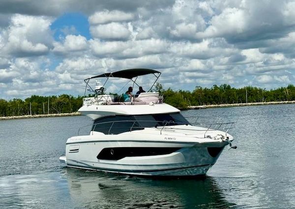 Prestige 420 Flybridge image