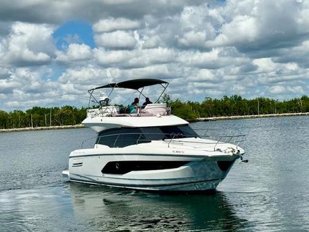 Prestige 420 Flybridge image