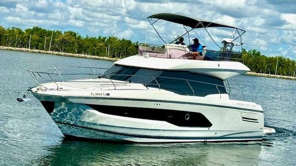 Prestige 420 Flybridge 