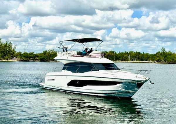 Prestige 420 Flybridge image