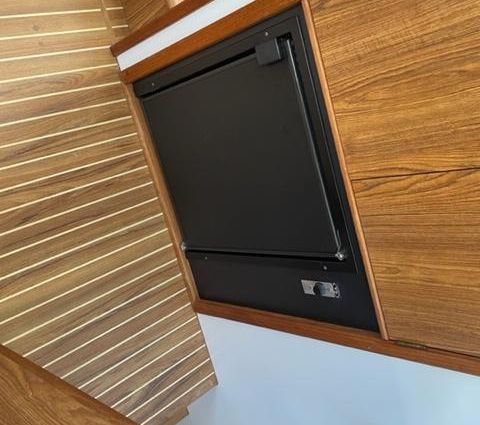 Endeavour Trawler Cat 38 image