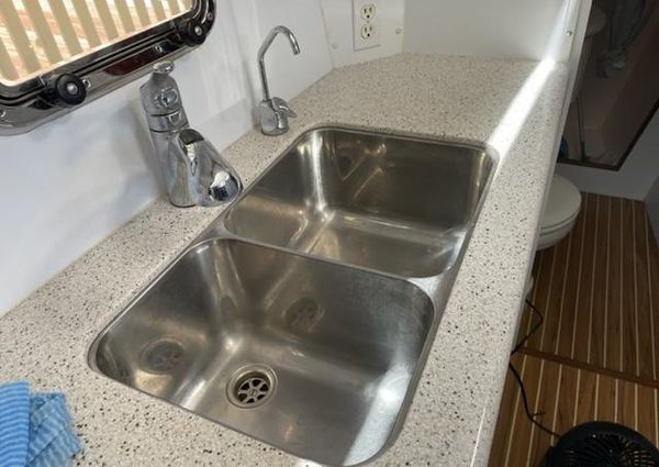 Endeavour Trawler Cat 38 image