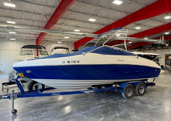 Rinker 232-CAPTIVA-BOWRIDER image