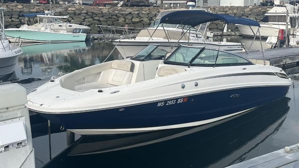 Sea Ray 240 Sundeck 