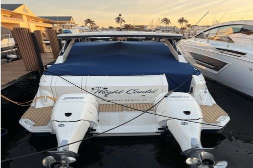 Sea Ray 320 Sundancer Outboard image